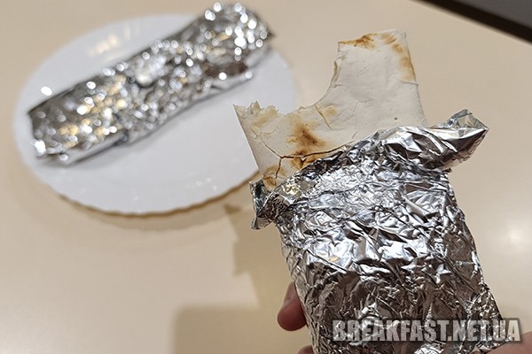 Ось так виглядає лаваш з крабовими паличками